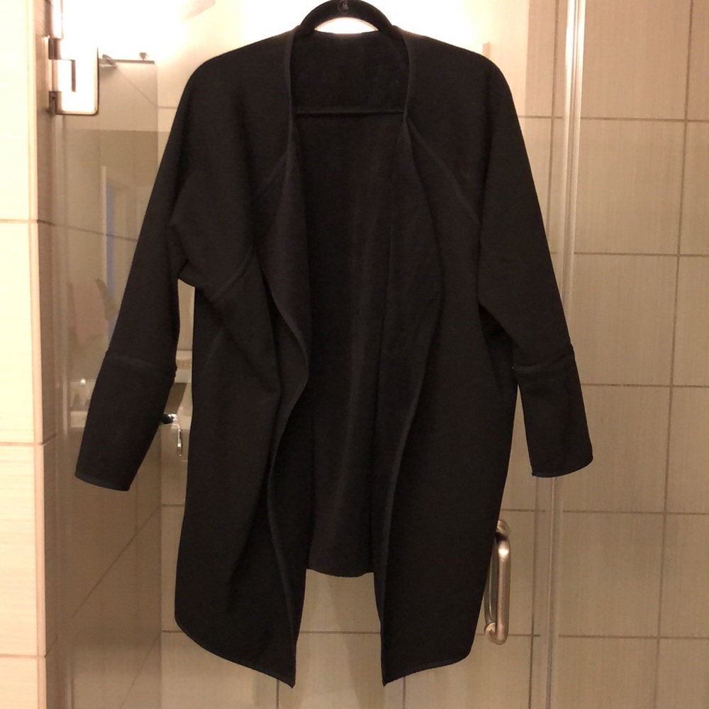 Athleta Cozy Karma Drape Front Wrap (Reversible)